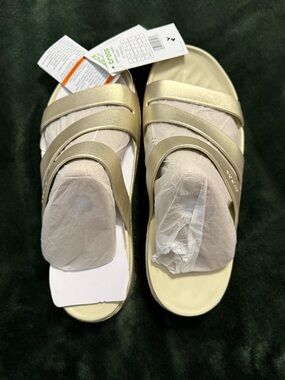 CROCS Women’s Metallic Gold Three-Strap Slide Sandals